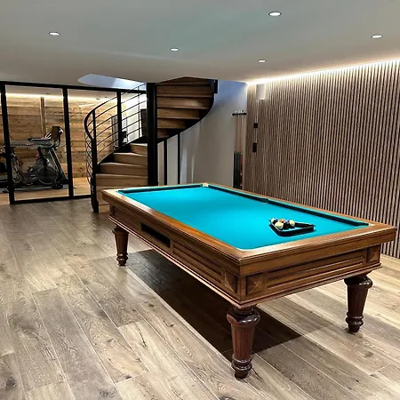 Luxe, Calme And Enjoy 426sqm בקתה