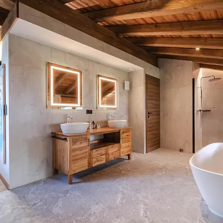 Luxe, Calme And Enjoy 426sqm Chalet Chamonix